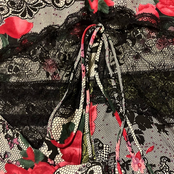 Je T'adore Sexy Intimate Lingerie Robe. - Picture 4 of 6